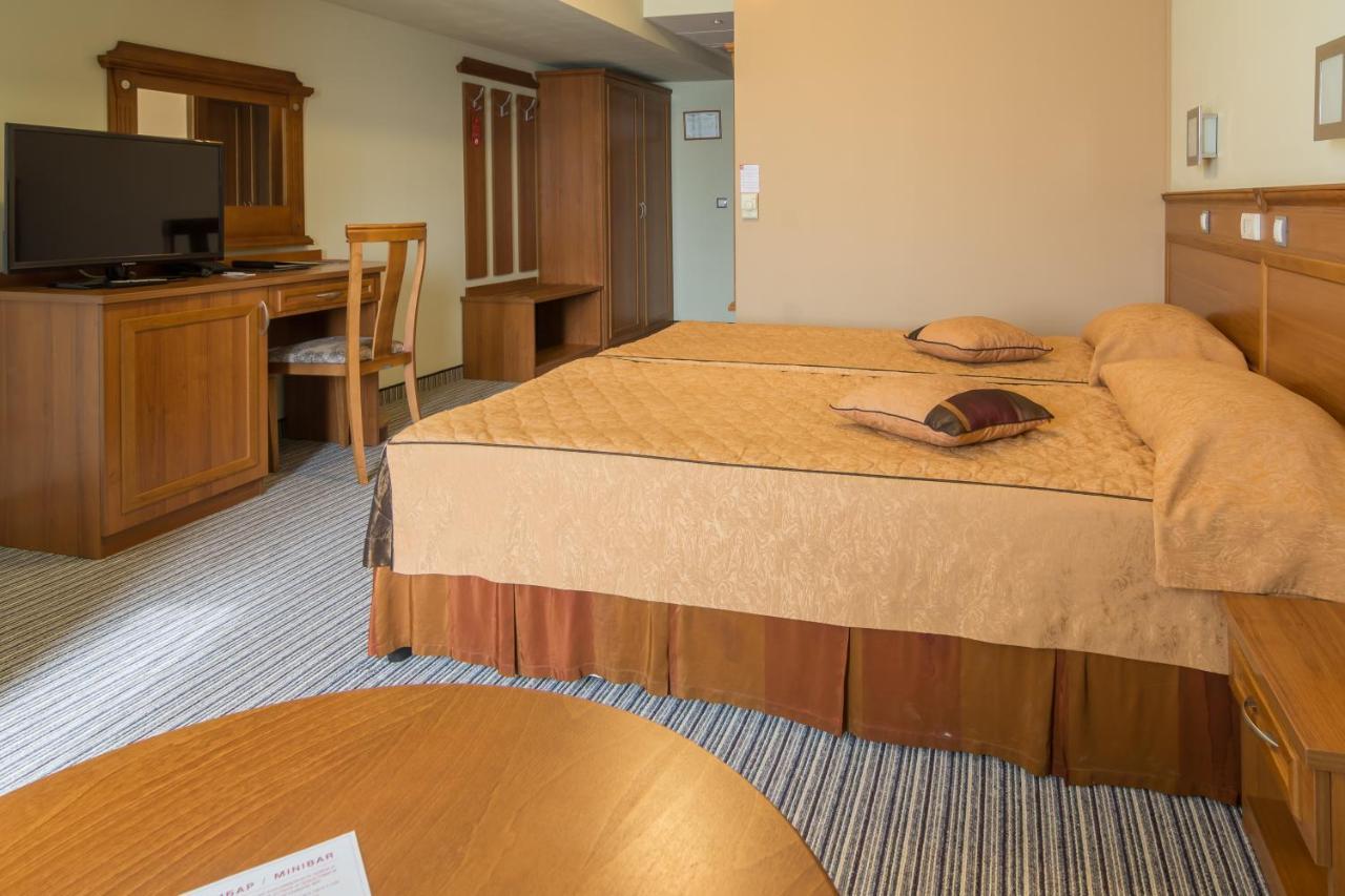 Diplomat Plaza Hotel & Resort Lukovit Dış mekan fotoğraf